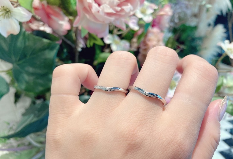 ピンクドルフィンダイヤモンド　結婚指輪
